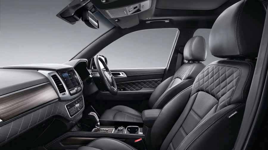 Ssangyong Rexton 4x4 interior Ssangyong Rexton Interior