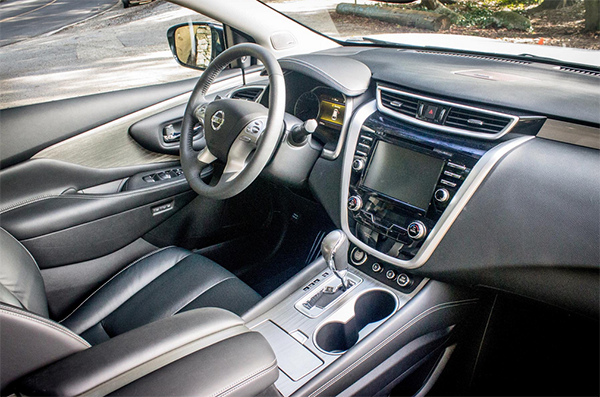 Nissan Murano interior